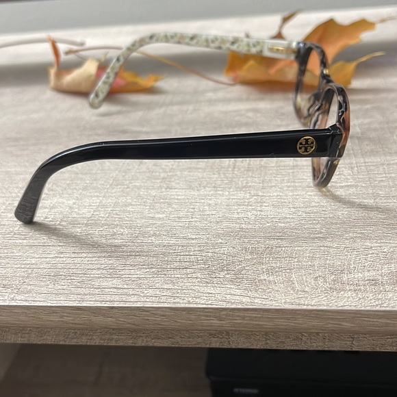 Tory Burch TY2031 Eyeglasses - Picture 5 of 6